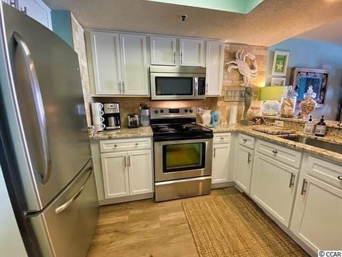 Kitchen: Stainless steel appliances 