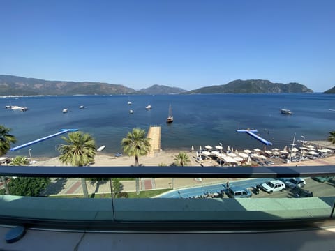 Standard Room, Sea View | Minibar, in-room safe, free WiFi, bed sheets