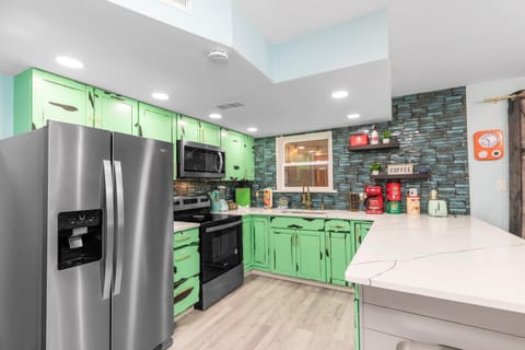 Full Kitchen w/ all Cooking Essentials