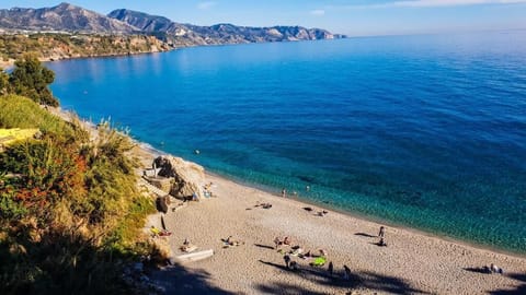 Beach nearby, 20 beach bars