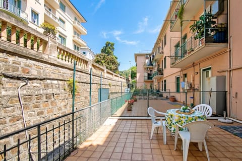 Family Apartment, 1 Bedroom, Microwave (Il Sogno Di Silvana) | Outdoor dining
