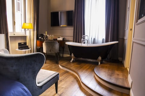 Suite | 1 bedroom, Frette Italian sheets, premium bedding, down comforters