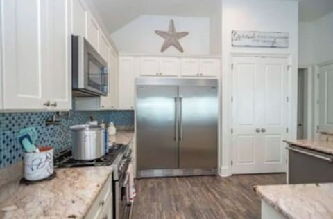 Huge professional refrigerator for all the space you need on your vacation. 