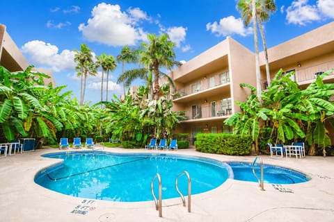 THE BEST LOCATION ON THE ISLAND CITY CENTER  Coastal island getaway the beautiful boardwalk and the  beach is so beautiful