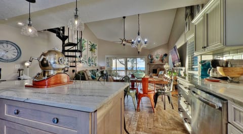 Jeff and Gina Properties - Pipers Run 8 (PR8) - Indian Shores - 3 Bedroom - 3 Bathroom - Gulf Front - Waterfront - Beach Front