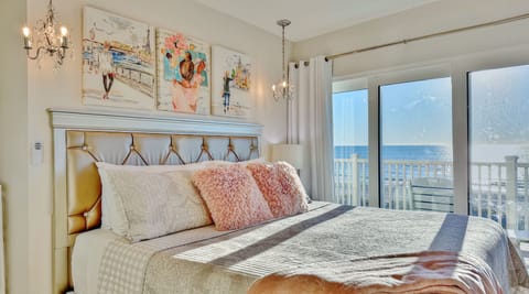 Beach Haven B4 (BHB4) – Treasure Island - Check out this “InstaWorthy” Gulf Coast treasure by Jeff and Gina! The beach is your backyard at this private three bedroom three bathroom townhome!