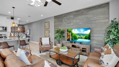 Living Room
65" Smart TV