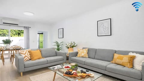 8 on Clarence | Air conditioned | Family living space | WiFi