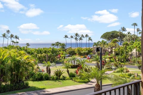 Condo, 2 Bedrooms | Property grounds