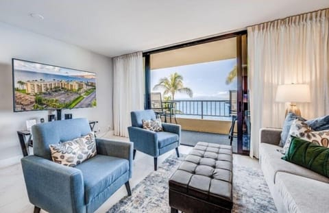 Condo, 1 Bedroom | Living area