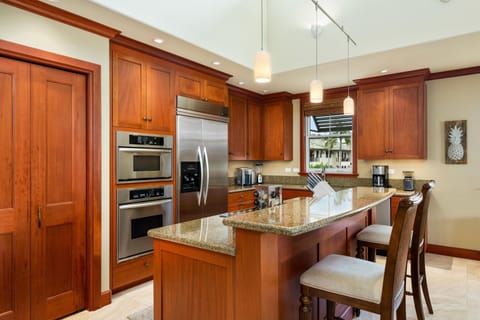 Condo, 2 Bedrooms | Private kitchen | Fridge, oven, coffee/tea maker, toaster