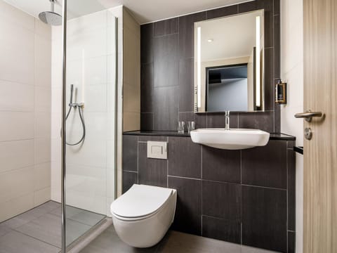 Minibar, in-room safe, desk, laptop workspace