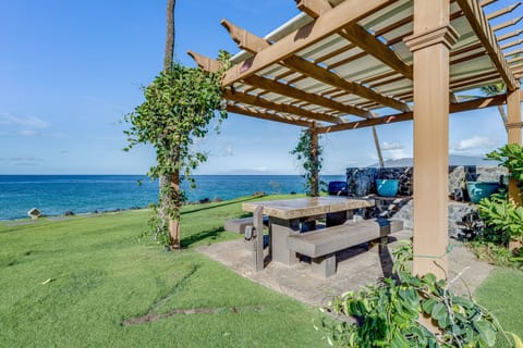 Condo, 1 Bedroom | Outdoor dining