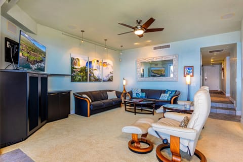 Condo, 2 Bedrooms | Living area | Smart TV