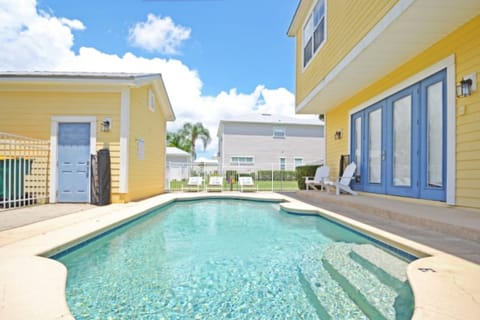 House, 3 Bedrooms | Pool | Outdoor pool, a heated pool