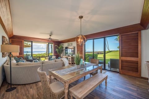 Townhome, 2 Bedrooms | Dining