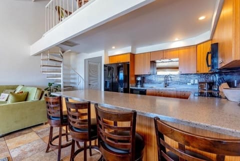 Condo, 2 Bedrooms | Private kitchen | Fridge, oven, coffee/tea maker, toaster