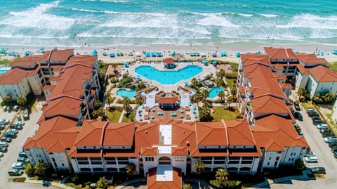 Beautiful oceanfront courtyard with 3 pools & 2 hot tubs