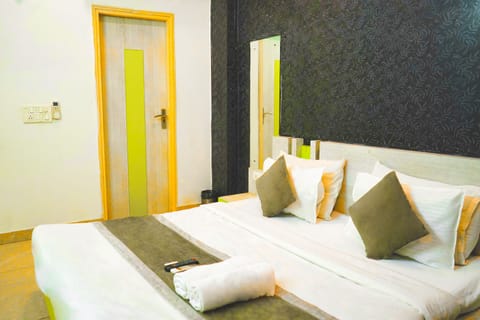 Deluxe Double Room | Free WiFi, bed sheets