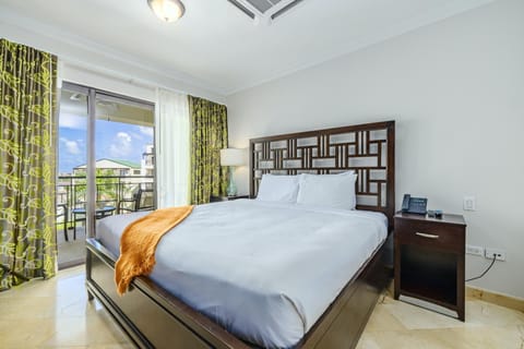 One Bedroom Condo w/ Amazing Views @ LuxuryComplex (9422)