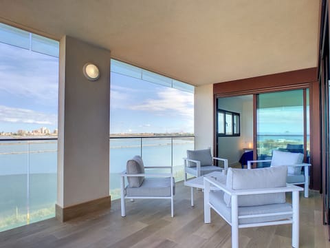 Los Flamencos has a large pool area, chill-out zone, gymnasium, kids play area, Spa, sports area, volleyball, bowls, bird hide, games room and communal garden.