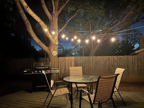 Cozy market lights for relaxing evenings under the stars...