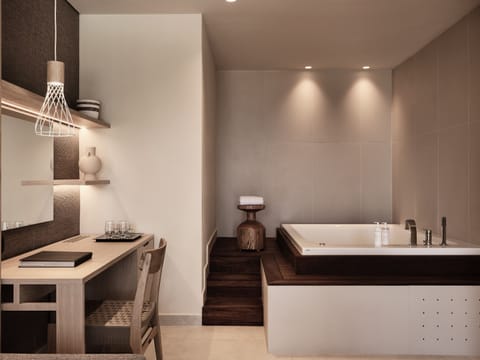 Panoramic Suite 1 Bedroom Sea View Private Pool & Jacuzzi | Premium bedding, down comforters, memory foam beds, in-room safe