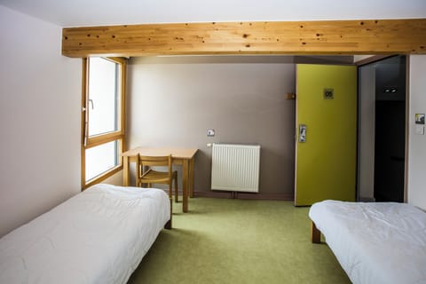 Twin Room with Ensuite Bathroom | Soundproofing