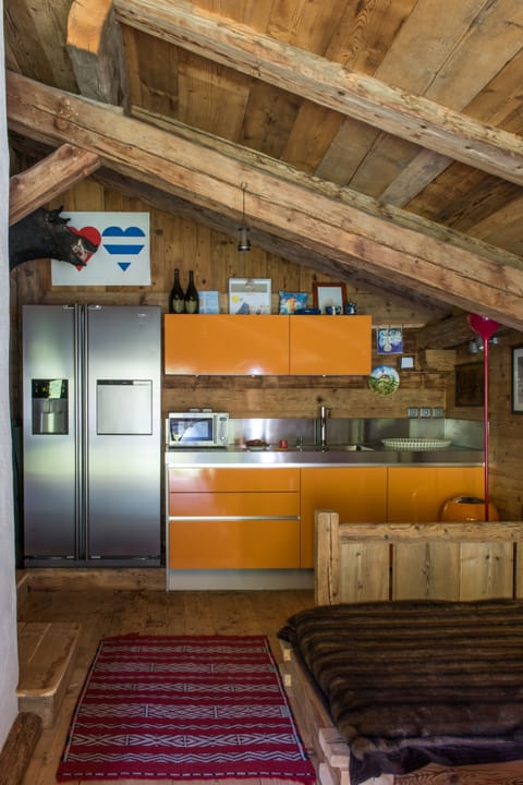 Deluxe Room | Shared kitchen