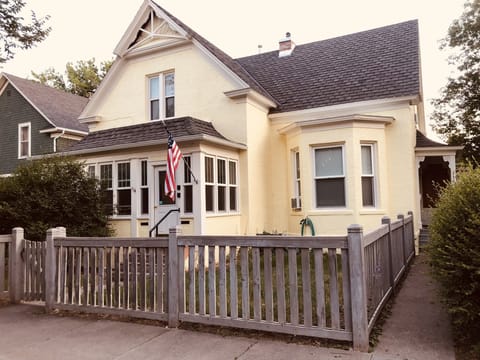 Private entrance on the right.