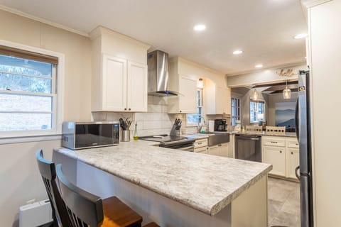 Kitchen Bar Seating at Both Ends of the Kitchen