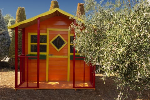 Children's play area - outdoor