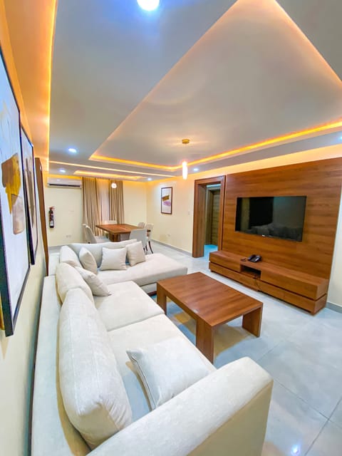 Executive Cabin | Living area | 40-inch LED TV with cable channels, TV