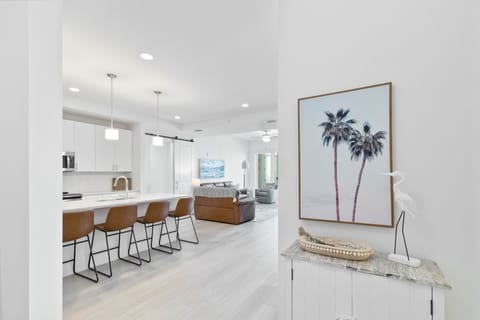 #405 The Harbor Condos Kitchen