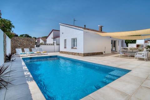 House with private pool in l'Escala