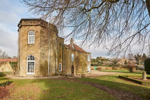 Silton Hall, Nether Silton - Host & Stay