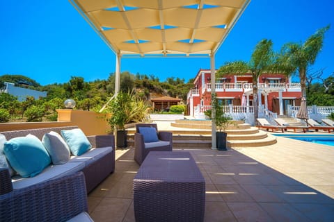 Building Exterior, Outdoor, Pool