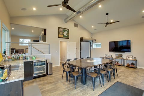 Green Bay Vacation Rental | 5BR | 5BA | 4,200 Sq Ft | Step-Free Entry
