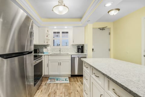 Condo, 2 Bedrooms | Private kitchen | Fridge, oven, coffee/tea maker, toaster