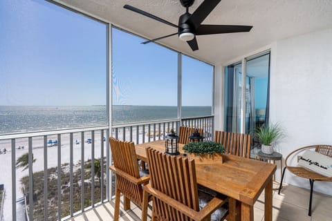 Condo, 2 Bedrooms | Outdoor dining