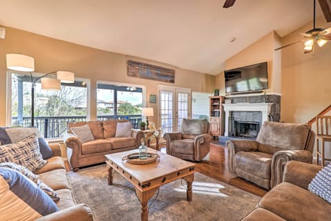 Point Venture Vacation Rental | 6BR | 3BA | 2,400 Sq Ft | Stairs Required