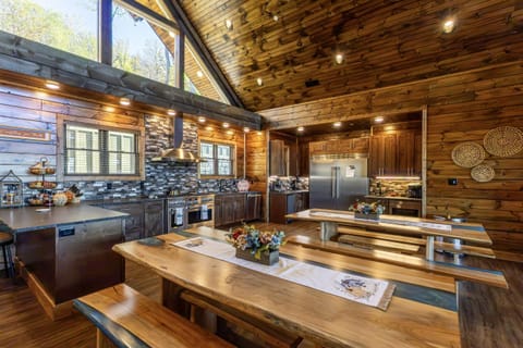 Gourmet kitchen, with undercounter ice maker. And large dining area for all of you!