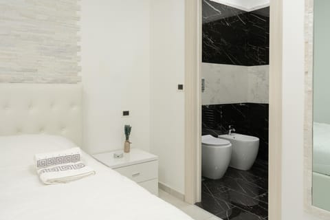 Superior Double Room | Bathroom | Shower, hair dryer, towels, soap