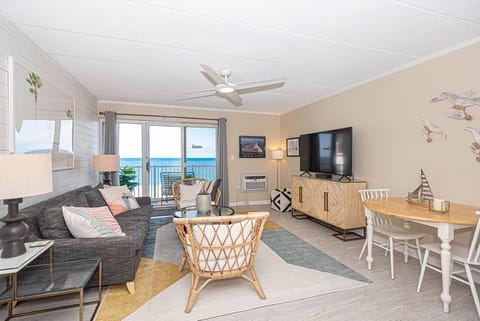 Westwinds 505 Living Area