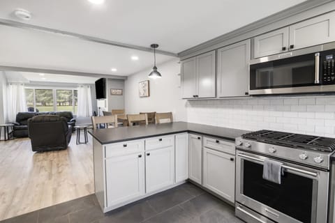 Brand new, large kitchen