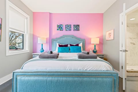 This Queen Bedroom Suite is Vibrant and Full of Personality - Colorful Accents and Gorgeous Furnishings. 