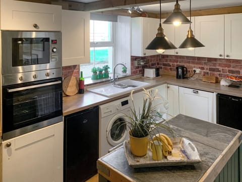 Kitchen | Squirrels Nest, Littleham, near Bideford