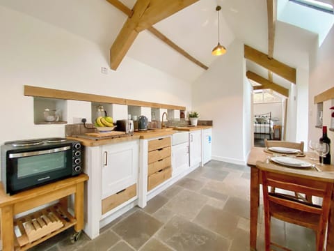 Kitchen area | The Chicken Shed, Cold Ashton, near Bath