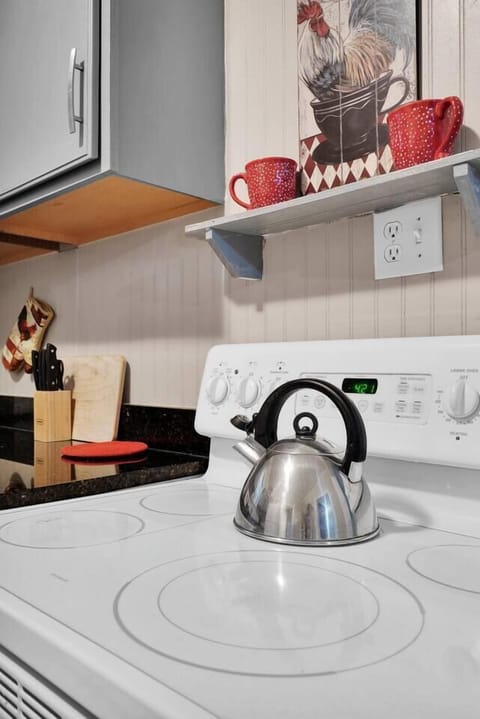 Kettle and pot on the stove