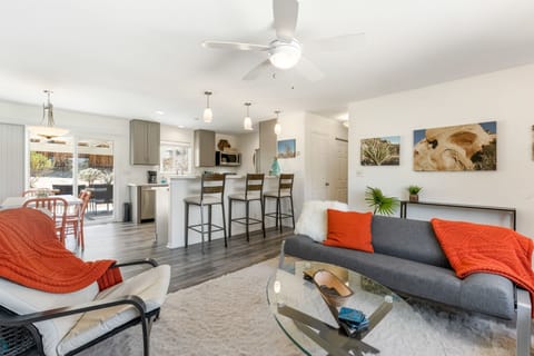 House, 3 Bedrooms | Living area